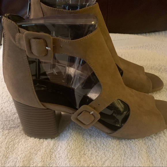 Chunky Heel Sandals - Picture 2 of 6